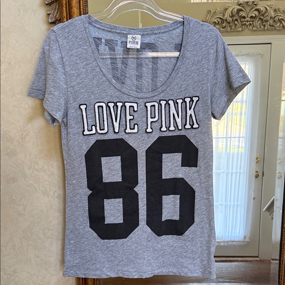 PINK Victoria's Secret Gray Love Pink Tee. Size Large. - Picture 1 of 10